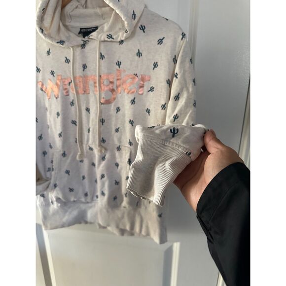 Wrangler Retro Women's Pullover Hoodie with Foiled Cactus Print Size Small - Picture 2 of 11